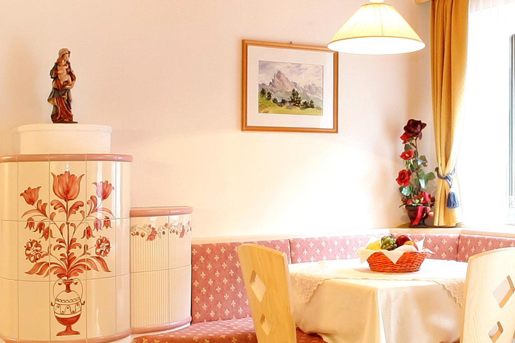 Garni B&B Schenk Селва ди Вал Гардена Стая снимка