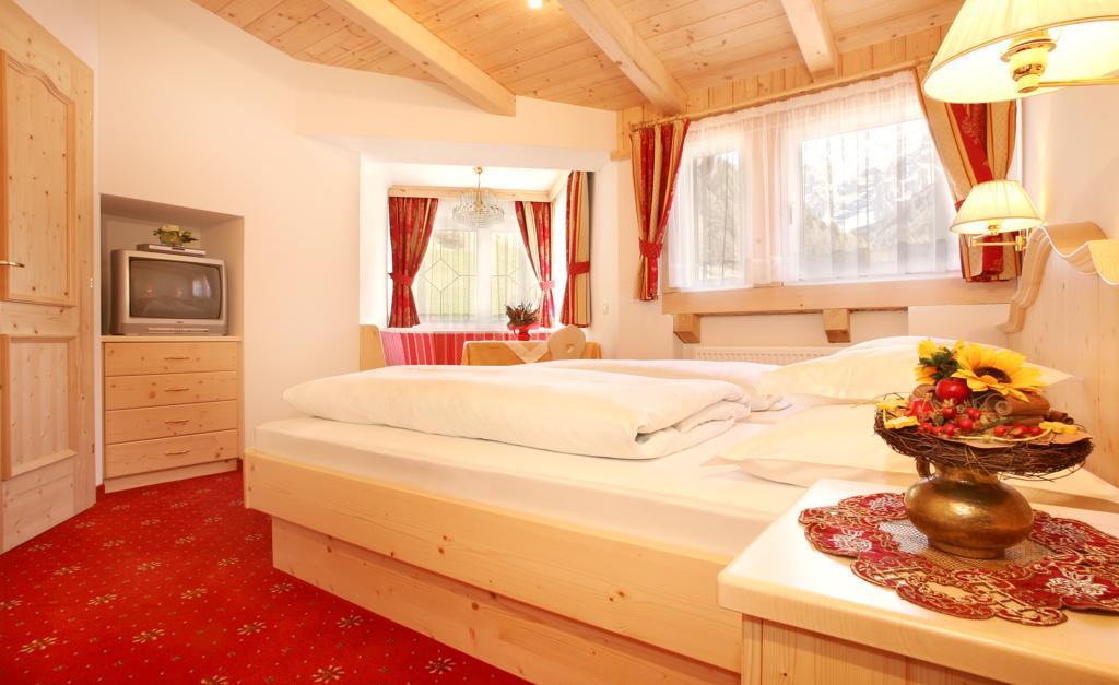 Garni B&B Schenk Селва ди Вал Гардена Стая снимка