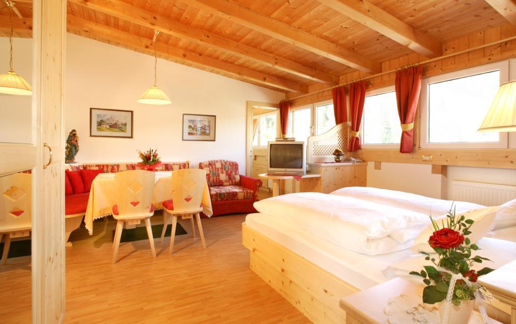 Garni B&B Schenk Селва ди Вал Гардена Стая снимка