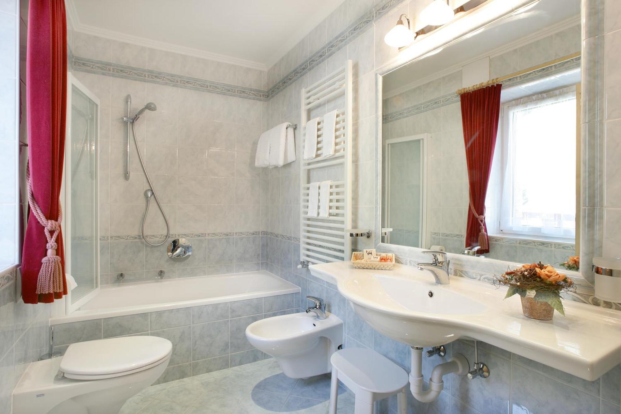 Garni B&B Schenk Селва ди Вал Гардена Стая снимка